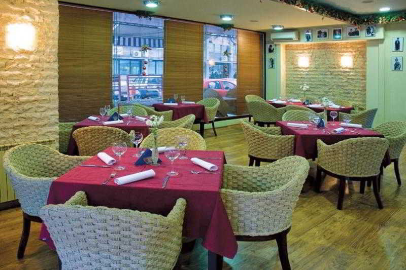 Hotel Tcc Plaza Skopje Restaurant photo